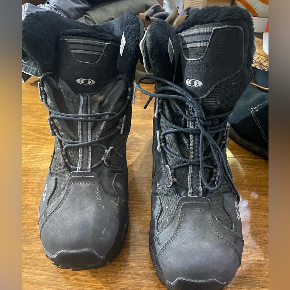 Salomon winter boots snow trip. Size 10.